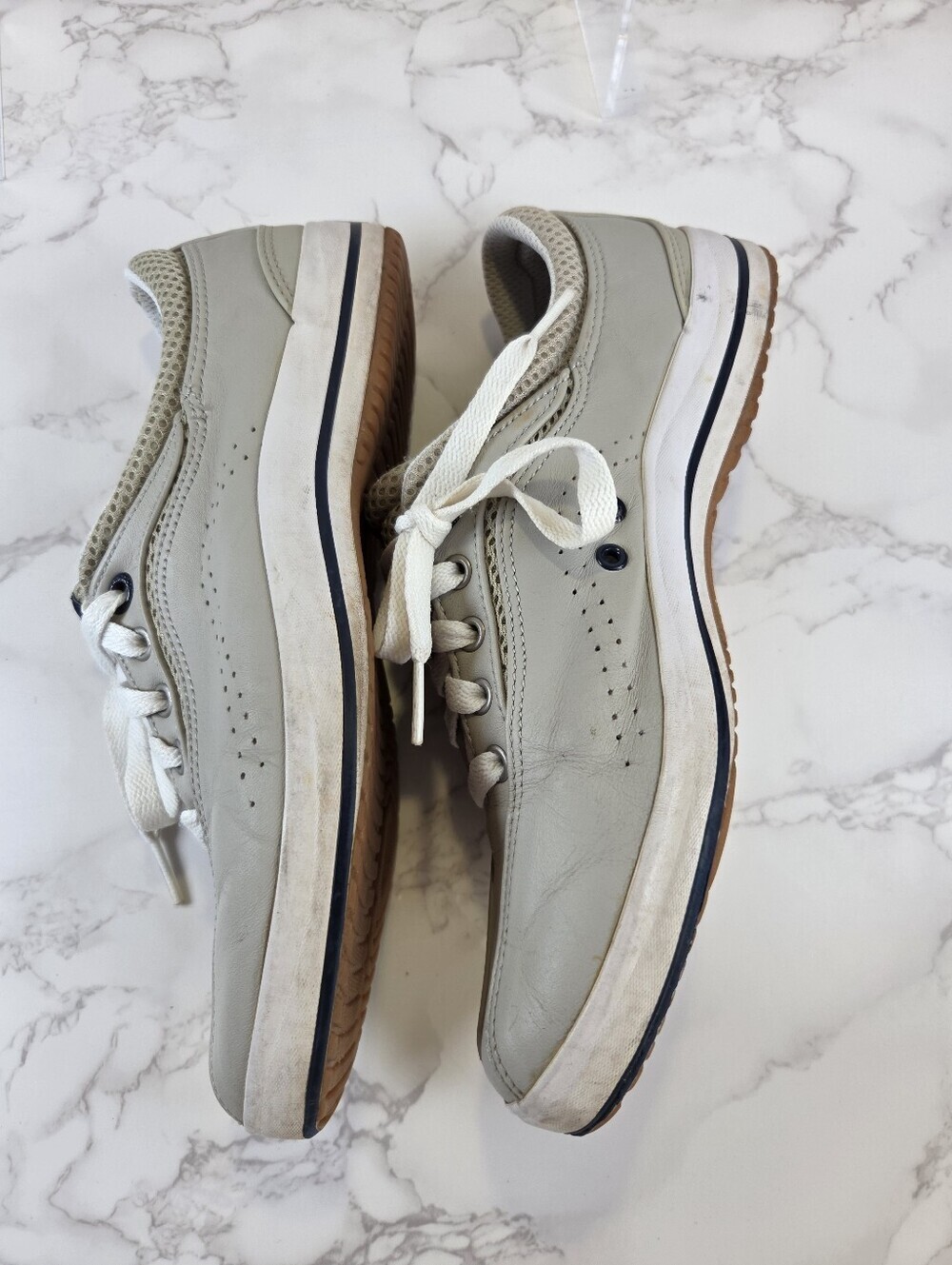 Keds Light Gray and White Lace-Up Sneakers(B32) - Picture 11 of 14